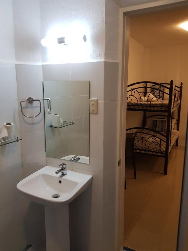D'Gecko Hotel Моалбоал Экстерьер фото